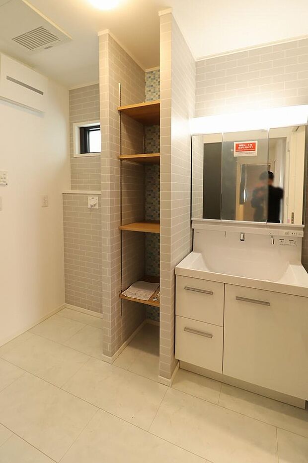 洗面室も収納充実プランで奥様に大好評です