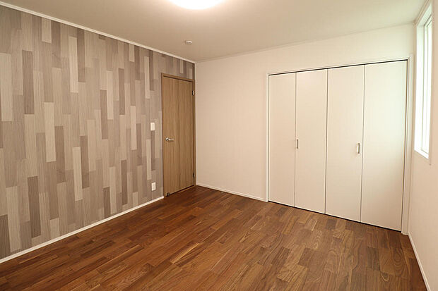 7.15帖の洋室です!洋室は全部屋クローゼット付きです室内にはカーテンも取り付けられます。