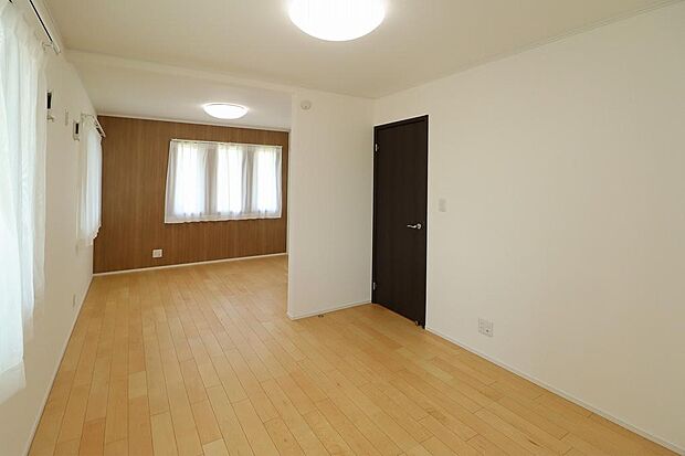 将来的には2部屋に分けることも可能なので、お子さんの成長や生活スタイルに合わせて間取りを変えることができます。