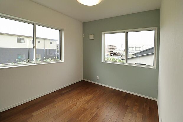 可愛らしいクロスでお子様向きの空間となっています