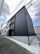 西船橋駅より徒歩8分 築2年3ヶ月 3階建の賃貸物件