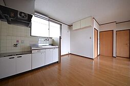 ウエストハイリビング 2階2DKのリビング/ダイニング