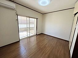 フォレストサイド 1階1Kのリビング/ダイニング