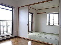 サンモール福生 1階3DKのリビング/ダイニング