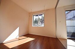 Ｆａｍｉｌｌｅ Ｃｏｓｍｏｓ 1階1LDKのリビング/ダイニング