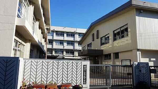 東光中学校　約460ｍ（徒歩6分）