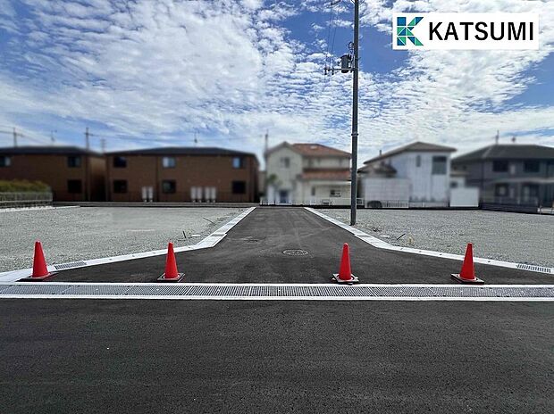 エーコープ、ゴダイドラッグなど周辺施設が徒歩圏に充実した便利な環境です。