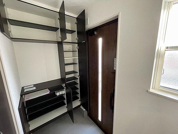 ボックスの広いスペースの上には季節の飾りつけも楽しめます。