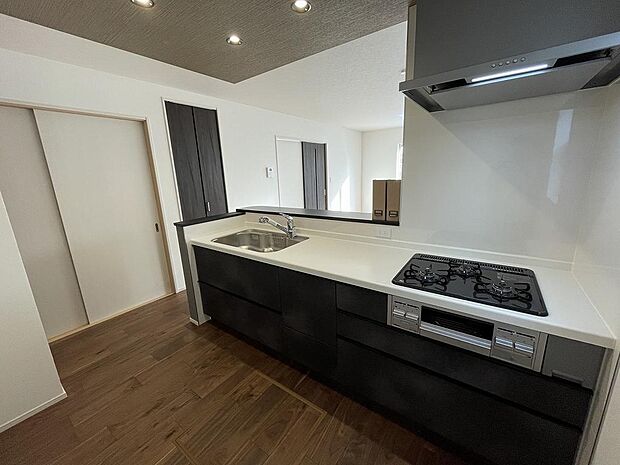 ガスコンロ/3口コンロでお料理もはかどります。