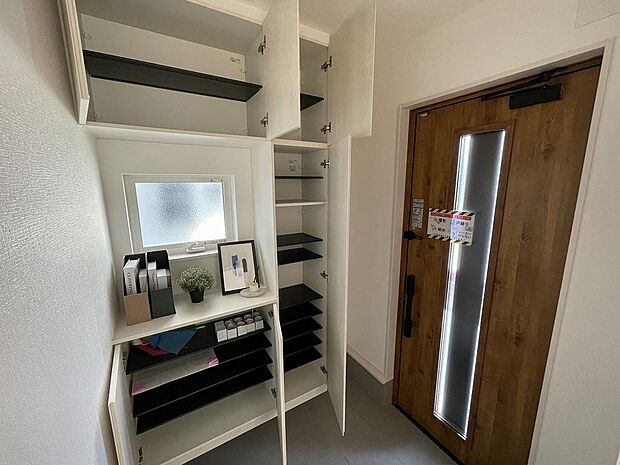 ボックスの広いスペースの上には季節の飾りつけも楽しめます。