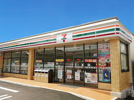 セブンイレブン姫路八代本町2丁目店　約570ｍ（徒歩8分）