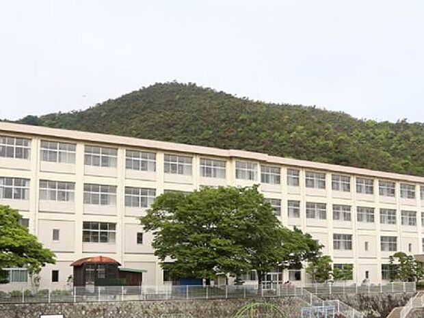姫路市立四郷学院　約1900ｍ