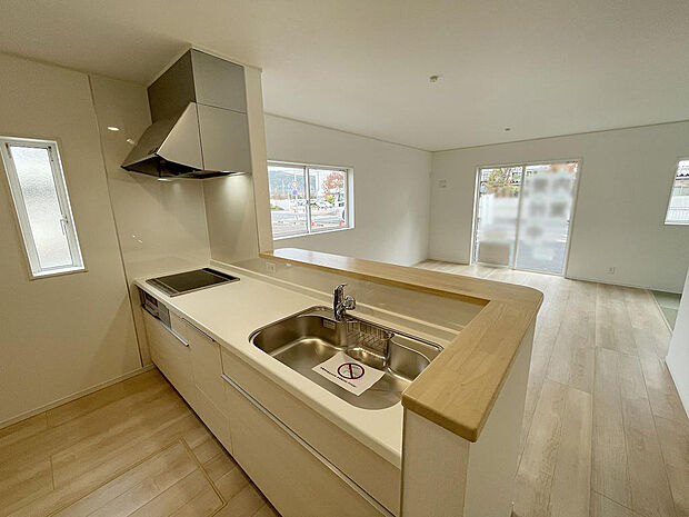 カウンターキッチンなので、家族と会話しながらお料理が楽しめます。