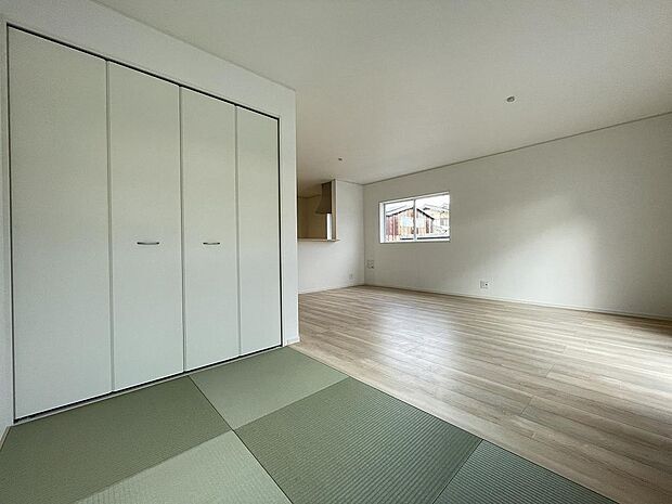 3帖の畳コーナーは、来客時やお子様のお昼寝にも便利です。