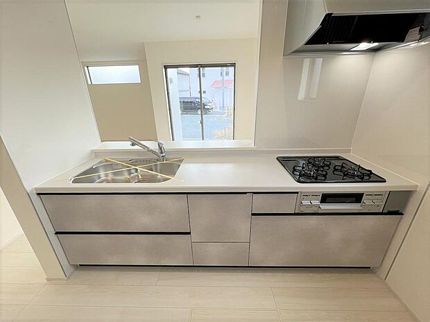 システムキッチンだから家事がスムーズに。お手入れもラクラク。