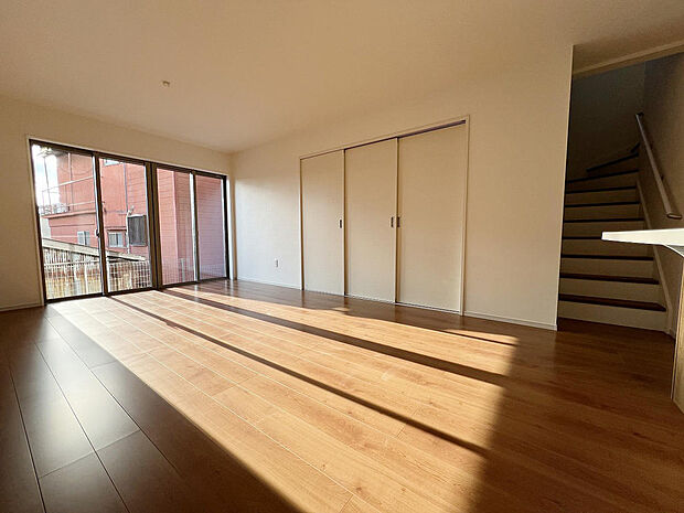 リビング階段だからお子さんが成長しても様子を見守ることができますね。