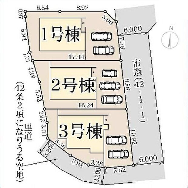 2号棟／並列3台駐車可能です。