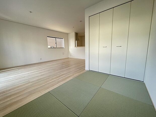 3帖の畳コーナーは、お子様のお昼寝や来客時にも便利です。