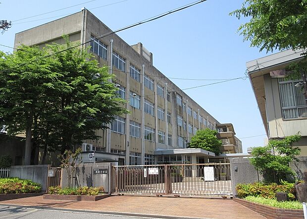 姫路市立城乾小学校　約1290ｍ