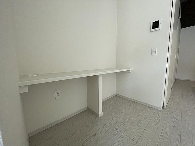 DEN　様々な用途で使える、便利なスペースです。