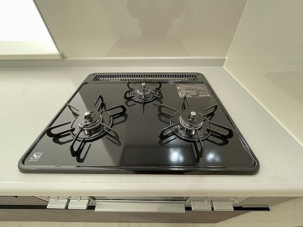 3口コンロで料理もはかどります。