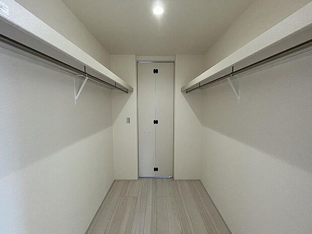 1Fに嬉しい、暮らしにゆとりをもたらす充実の収納スペース。