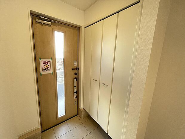 広々としたシューズインクローゼットは収納豊富です。