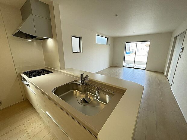 カウンターキッチンなので、家族と会話しながらお料理が楽しめます。