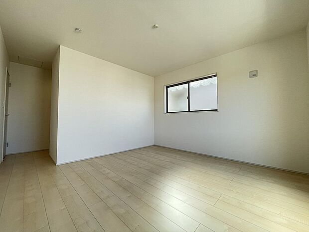 クローゼット付きで、室内スッキリ片付きます。