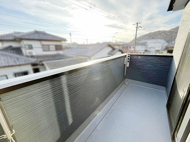 お洗濯やお布団を干すにも便利です。