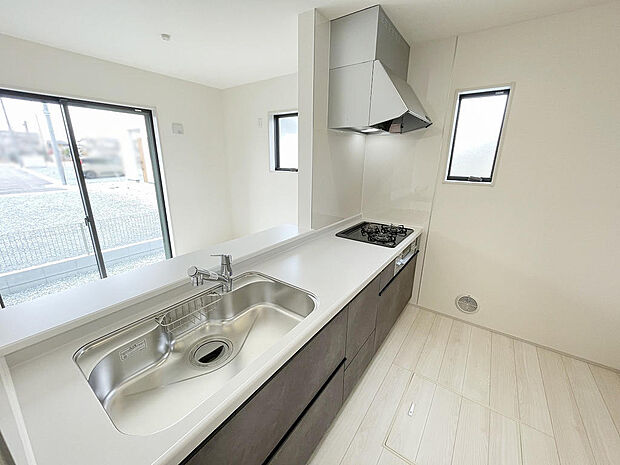 カウンターキッチンなので、家族と会話しながらお料理が楽しめます。