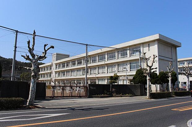 姫路市立八幡小学校 約1940m