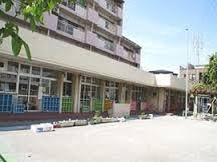 白鳥南保育園 約950m(徒歩12分)