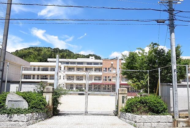 太田小学校　約1460ｍ