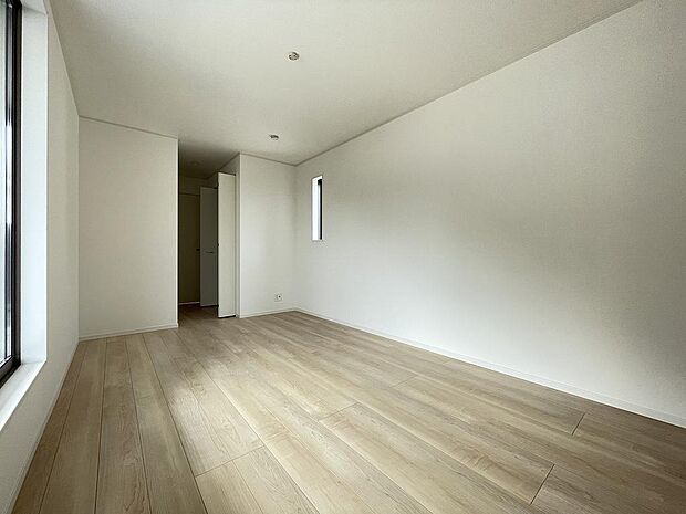 クローゼット付きで、室内スッキリ片付きます。