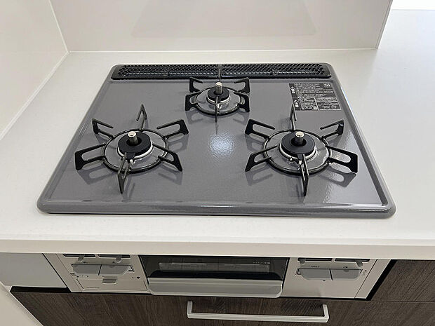 ガスコンロ(同社施工例)3口コンロでお料理もはかどりますね。