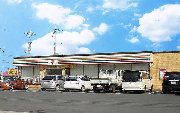 セブンイレブン姫路津田今在家北店　約690ｍ（徒歩9分）