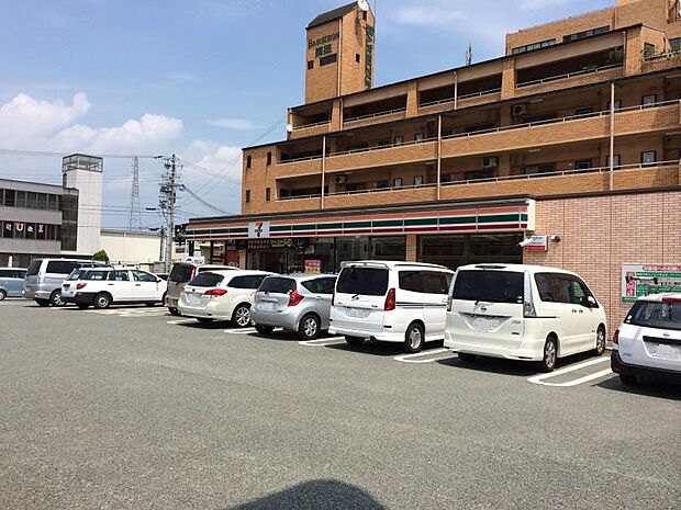 セブンイレブン姫路岡田店 約1180m(徒歩15分)