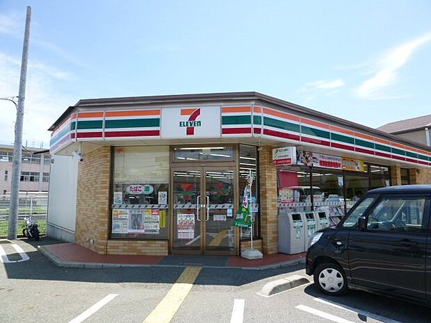 セブンイレブン姫路網干新在家店 約370m(徒歩5分)