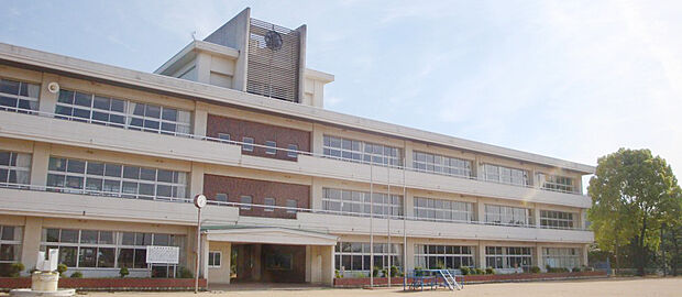 小宅小学校 約1160m(徒歩15分)
