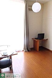 レオパレスＱＢＥ 205 2階1Kのリビング/ダイニング