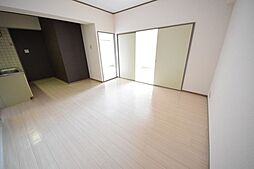 ファーストコーポ幕張本郷 302 3階3LDKのリビング/ダイニング