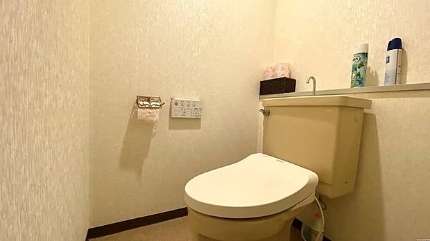 トイレ部分も十分な広さを確保して、窮屈さを覚えません。