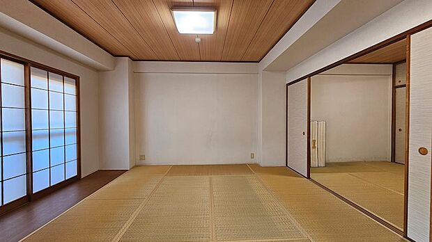 【和室】和室は二部屋が連間になっております。