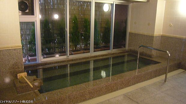 温泉大浴場は2箇所あります。源泉かけ流しを採用。写真は1階大浴場。