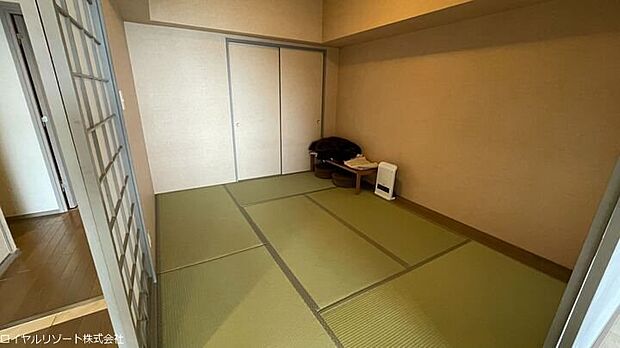 約6.5畳の和室です。畳の状態も非常に良好です。