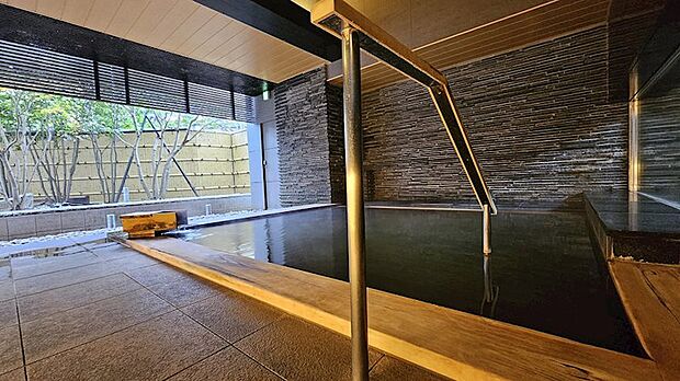 マンション内々には多くの共用部があります。その中の代表的な設備のひとつが温泉大浴場です。