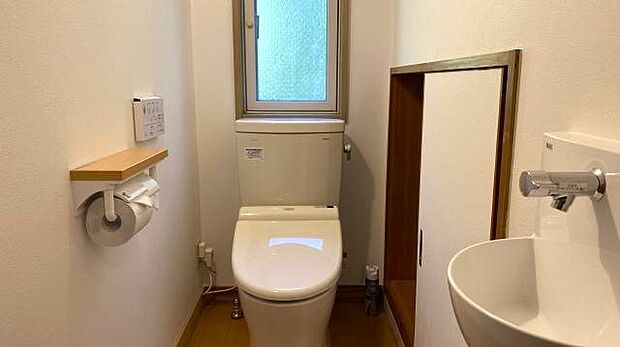 1階トイレ：2階には令和5年1月にトイレが新設されております。