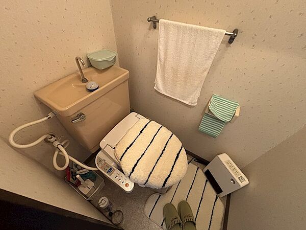 玄関入ってすぐのトイレスペースになります。