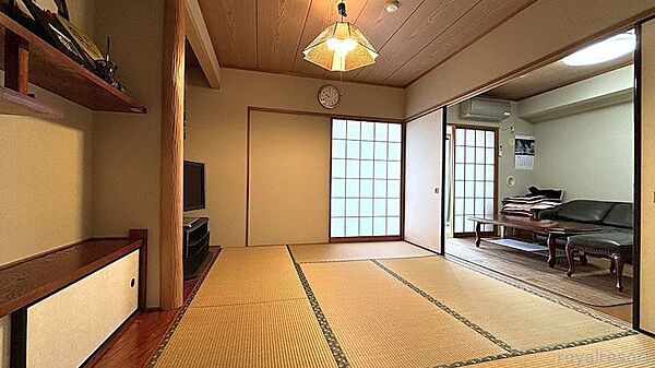 約7.1帖の和室を別方向から撮影。